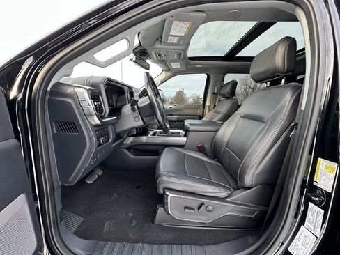 Used 2023 Ford F250 Lariat w/ Lariat Ultimate Package image 2