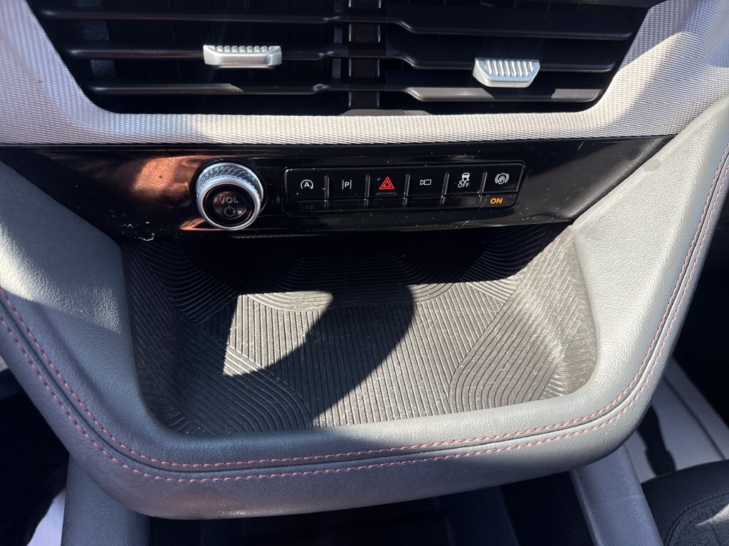 Used 2026 Ford Explorer Active RWD image 32