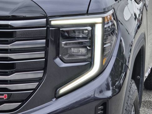 Used 2025 GMC Sierra 1500 AT4 w/ Technology Package AWD/4WD image 39