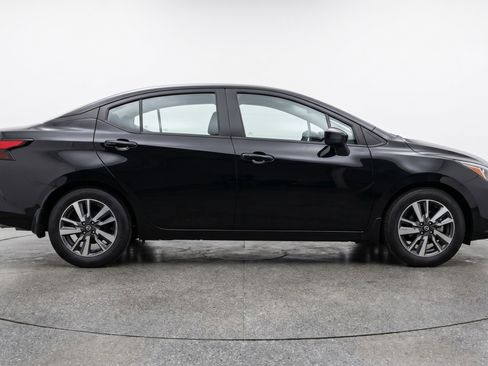 Used 2025 Nissan Versa SV image 11