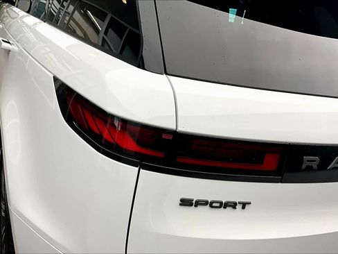 Used 2024 Land Rover Range Rover Sport SE image 28