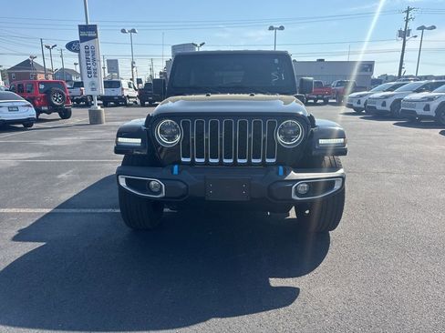 Used 2023 Jeep Wrangler Unlimited Sahara w/ Dual Top Group AWD/4WD image 5