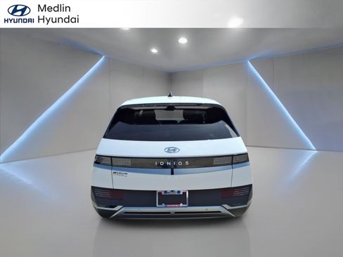 Used 2024 Hyundai Ioniq 5 SEL image 4