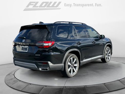 New 2025 Honda Pilot Touring image 7