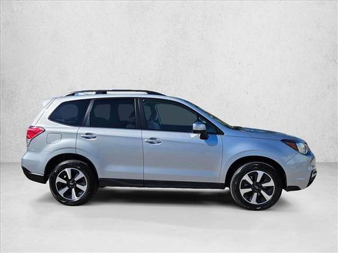 Used 2018 Subaru Forester 2.5i Premium image 4