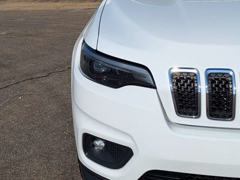 Used 2019 Jeep Cherokee Latitude w/ Popular Appearance Group FWD image 10