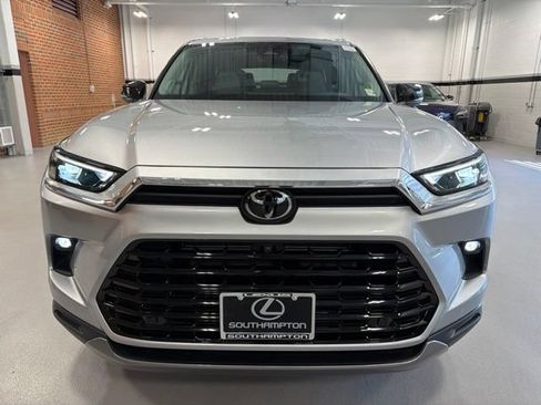 Used 2024 Toyota Grand Highlander AWD Hybrid image 2