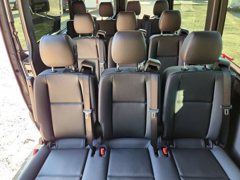 Used 2025 Mercedes-Benz Sprinter 2500 image 20