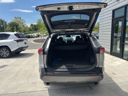 Used 2021 Toyota RAV4 XSE image 5