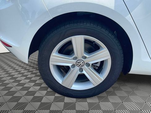 Used 2017 Volkswagen Golf Wolfsburg Edition FWD image 7