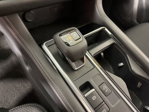 Used 2025 Nissan Pathfinder SV image 34