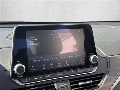 Used 2024 Nissan Altima 2.5 SV image 12