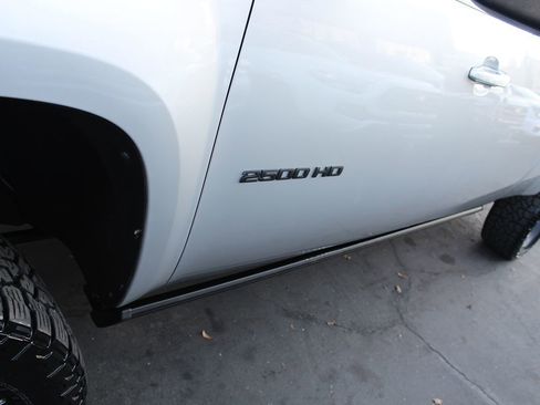 Used 2011 GMC Sierra 2500 SLT w/ SLT Convenience Package image 12