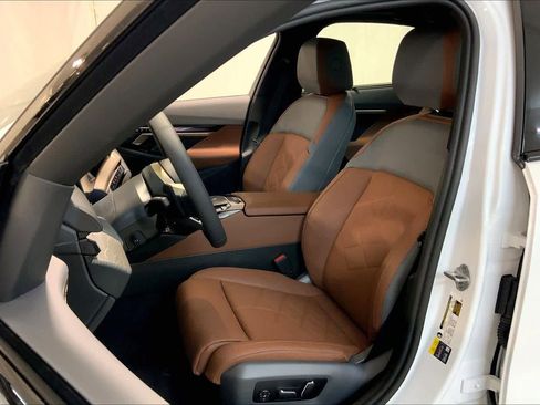 New 2026 BMW 550e xDrive w/ Executive Package image 9