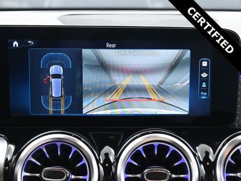 New 2025 Mercedes-Benz GLB 250 image 3