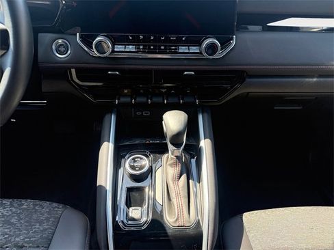 Used 2023 Chevrolet Colorado Z71 w/ Z71 Convenience Package 2 image 11