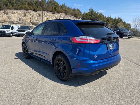 Used 2022 Ford Edge SE w/ Black Appearance Package image 4