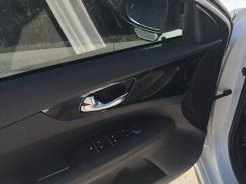 Used 2022 Kia Forte GT-Line w/ GT-Line Premium Package image 5