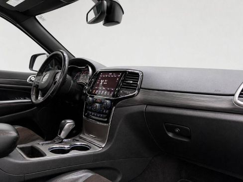 Used 2019 Jeep Grand Cherokee Altitude AWD/4WD image 39