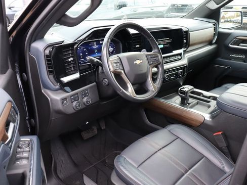 Used 2023 Chevrolet Silverado 1500 High Country w/ High Country Premium Package image 17