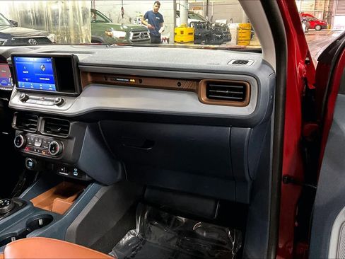 Used 2022 Ford Maverick Lariat w/ Lariat Luxury Package image 18