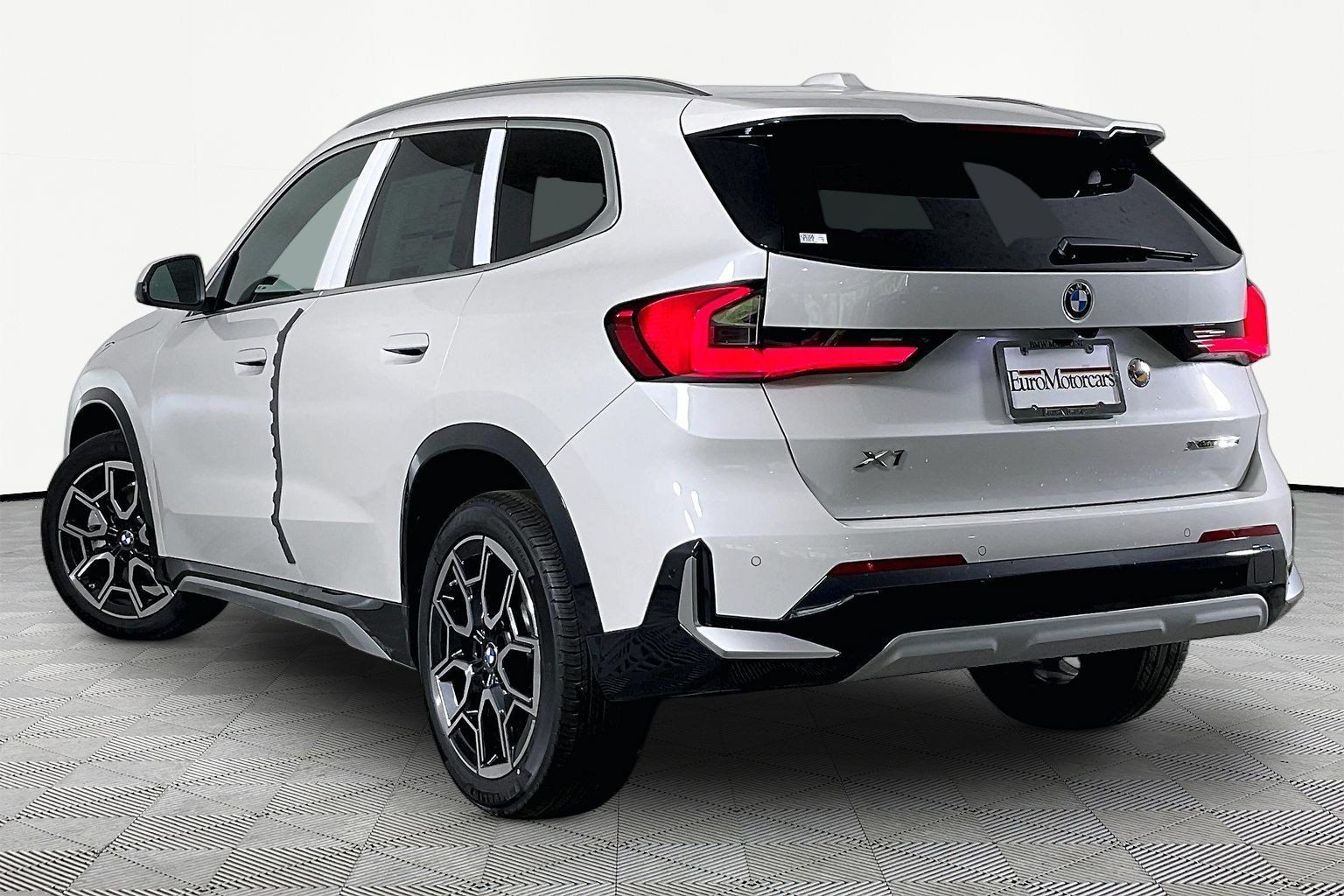 Certified 2026 BMW X1 xDrive28i w/ Technology Package AWD/4WD image 4