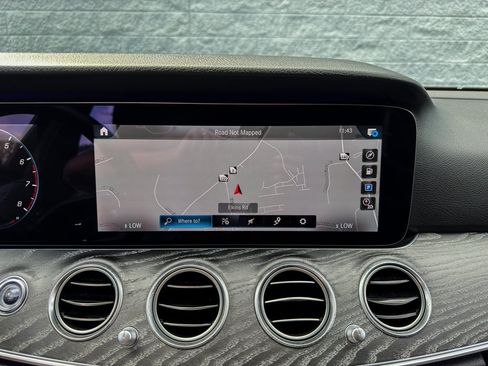 Used 2021 Mercedes-Benz E 350 4MATIC Sedan image 31