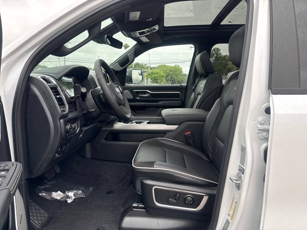 New 2027 RAM 1500 Laramie AWD/4WD image 17
