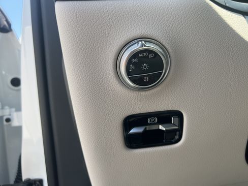 Certified 2025 Mercedes-Benz GLC 300 4MATIC image 17