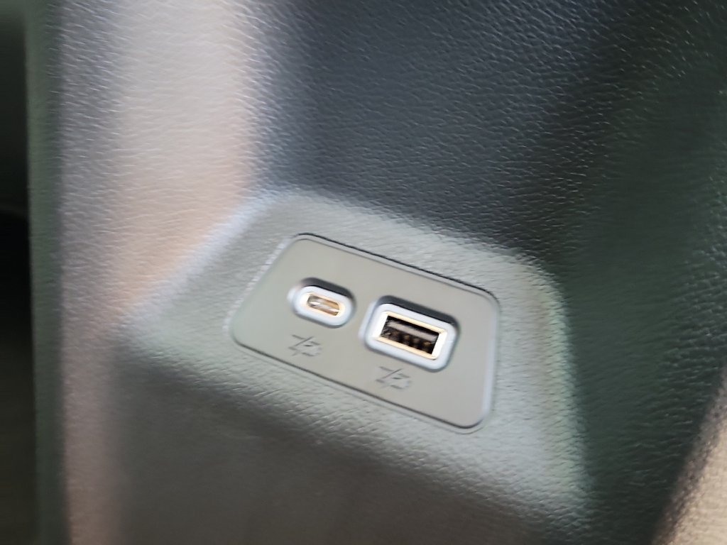 Used 2023 Buick Envision Essence FWD image 26