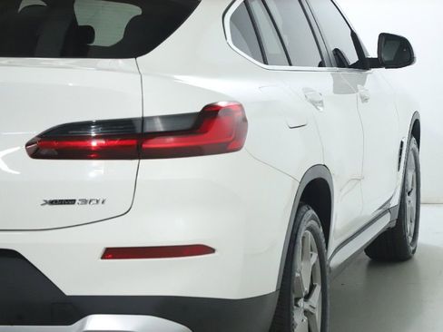 Used 2024 BMW X4 xDrive30i w/ Premium Package image 48
