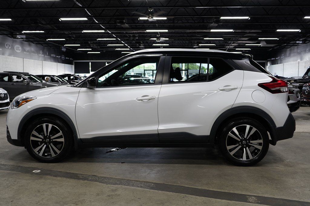 Used 2020 Nissan Kicks SV FWD image 2