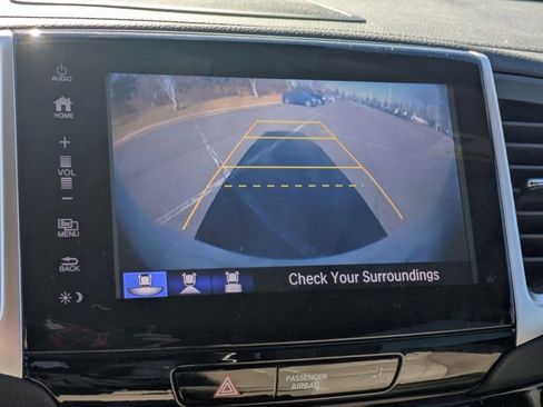 Used 2017 Honda Pilot Touring image 14