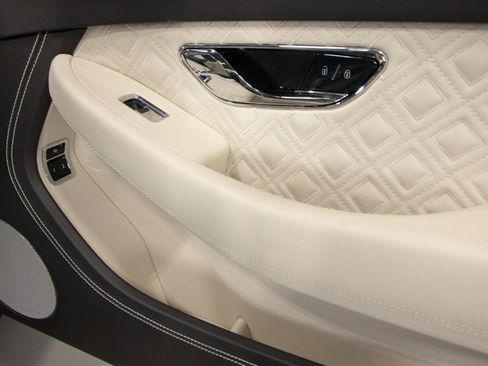 Used 2021 Bentley Continental GT image 44