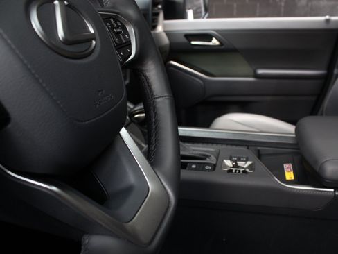 Used 2024 Lexus GX 550 AWD/4WD image 30