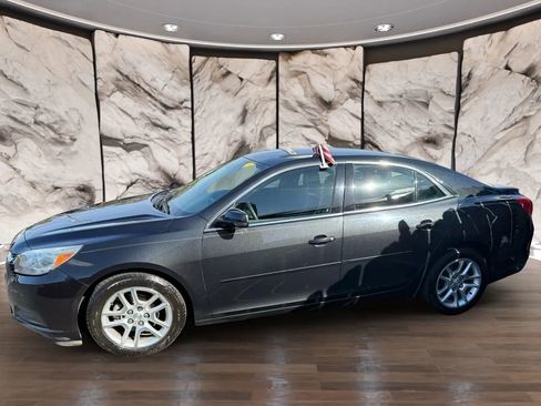 Used 2014 Chevrolet Malibu LT w/ Power Convenience Package image 3