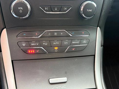 Used 2017 Ford Edge SEL w/ Equipment Group 201A image 16