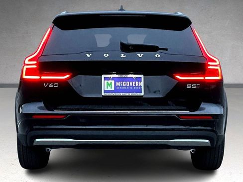 New 2026 Volvo V60 B5 Cross Country Ultra w/ Climate Package AWD/4WD image 4