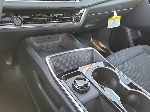New 2026 Chevrolet Equinox LT w/ Safety and Technology Package FWD image 17