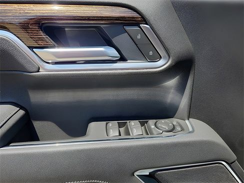 New 2026 GMC Sierra 1500 SLE w/ Preferred Package image 13