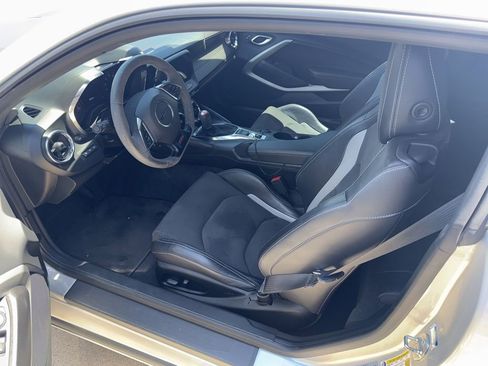 Used 2018 Chevrolet Camaro SS RWD image 5
