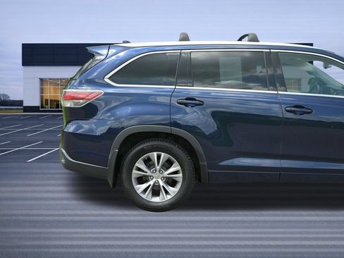 Used 2015 Toyota Highlander XLE AWD/4WD image 41