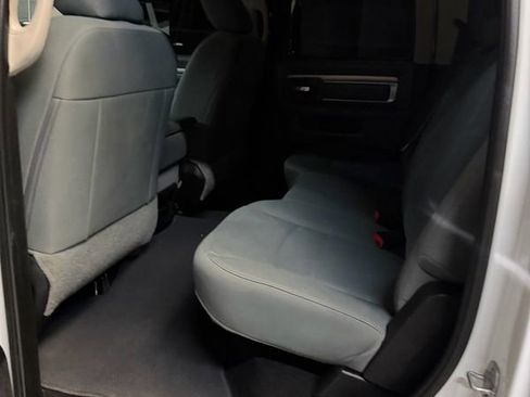 Used 2018 RAM 2500 SLT image 9