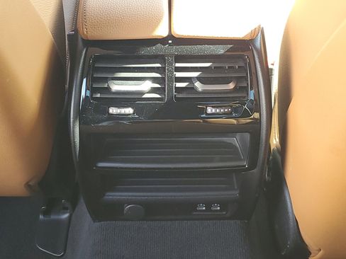 Used 2023 BMW M550i xDrive image 13