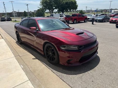 Used 2019 Dodge Charger Scat Pack RWD image 2