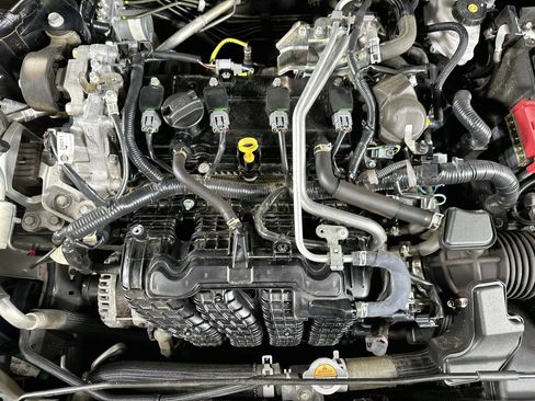 Used 2025 Nissan Altima 2.5 SV FWD image 31