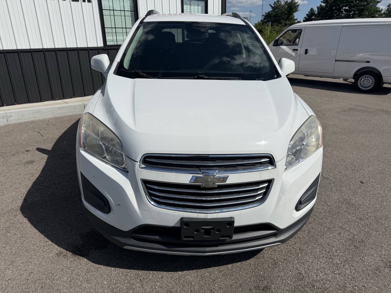 Used 2015 Chevrolet Trax LT w/ LPO, Cargo Package FWD image 2