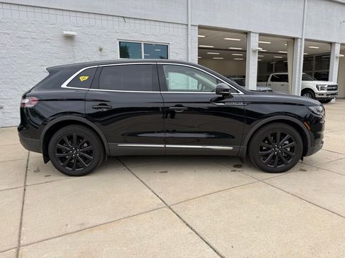 Used 2023 Lincoln Nautilus Reserve AWD/4WD image 4