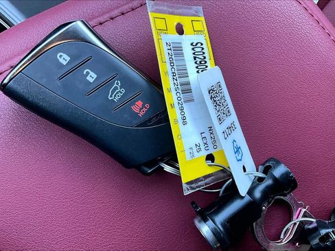 Used 2025 Lexus NX 250 FWD w/ Towing Package (2000 Lbs) image 15