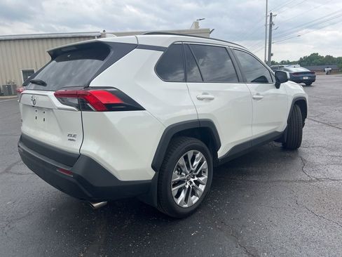 Used 2021 Toyota RAV4 XLE Premium AWD/4WD image 4